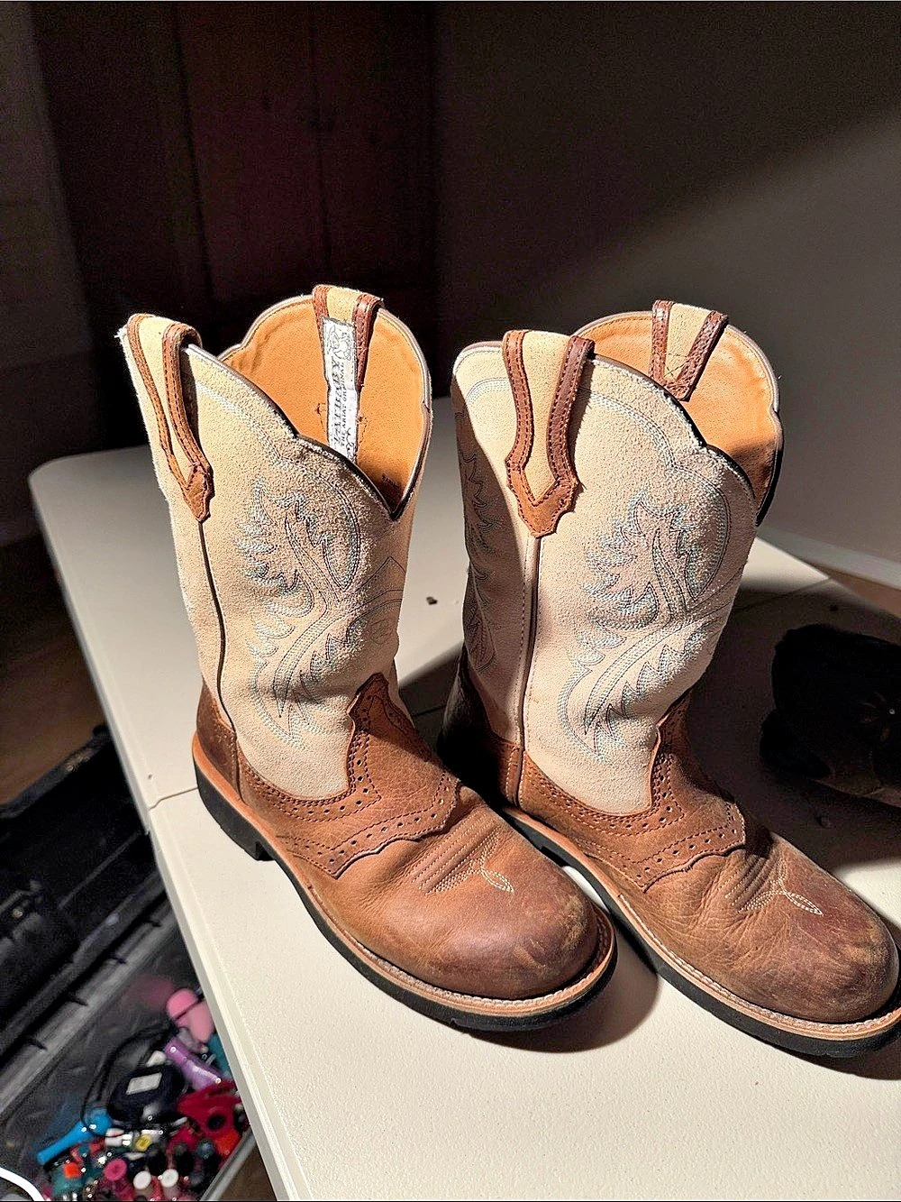 Ariat Women’s Brown Embroidered Cowboy Boots